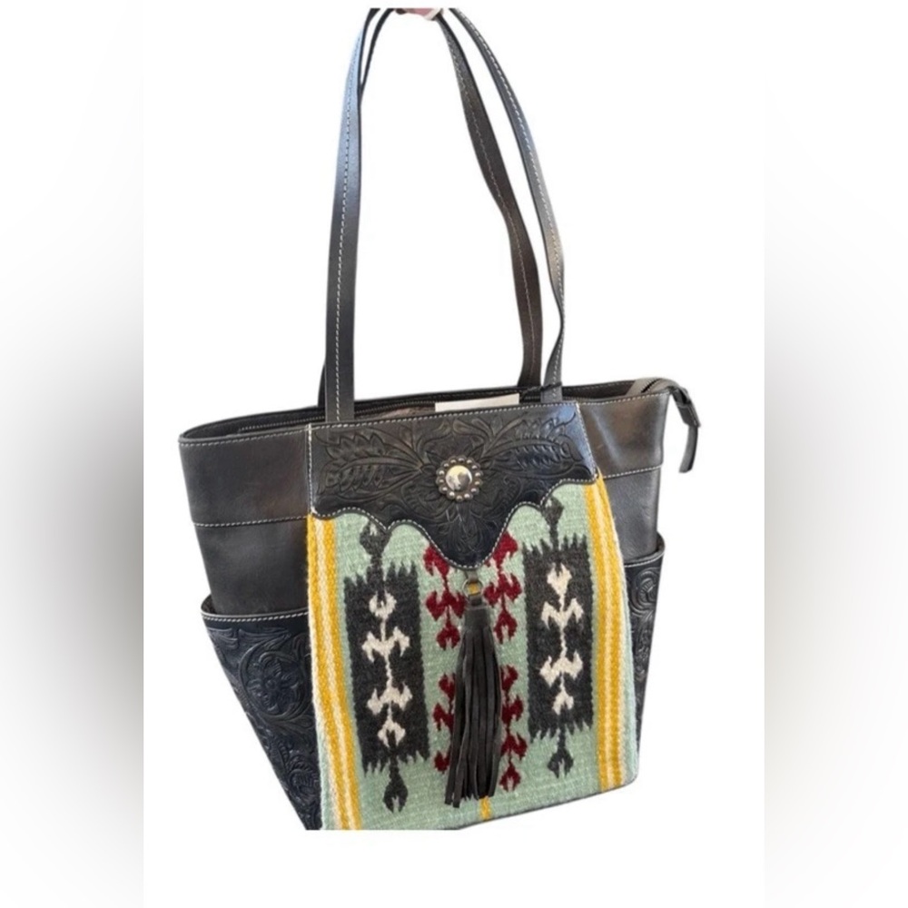 Nocona Western Handbag Bayleigh Concealed Carry Multi bag NWT